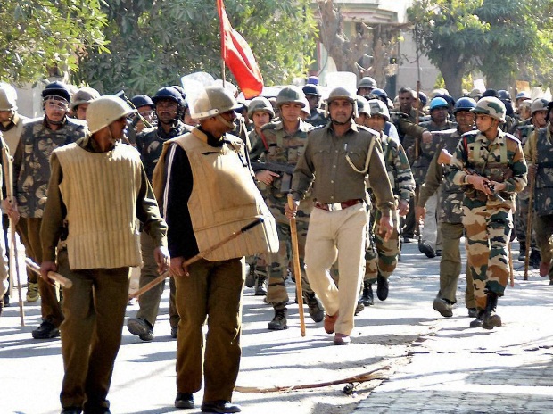 haryanagovtsuspendscopsforderelictionofdutiesduringthejatagitation